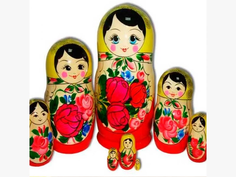 Снова в школу: набор, карандаш и матрёшка для класса